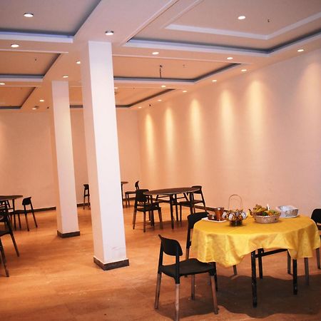 Lemonwood Suites By F9 Hotels - Trivoli Garden Chhatarpur Nova Deli Exterior foto