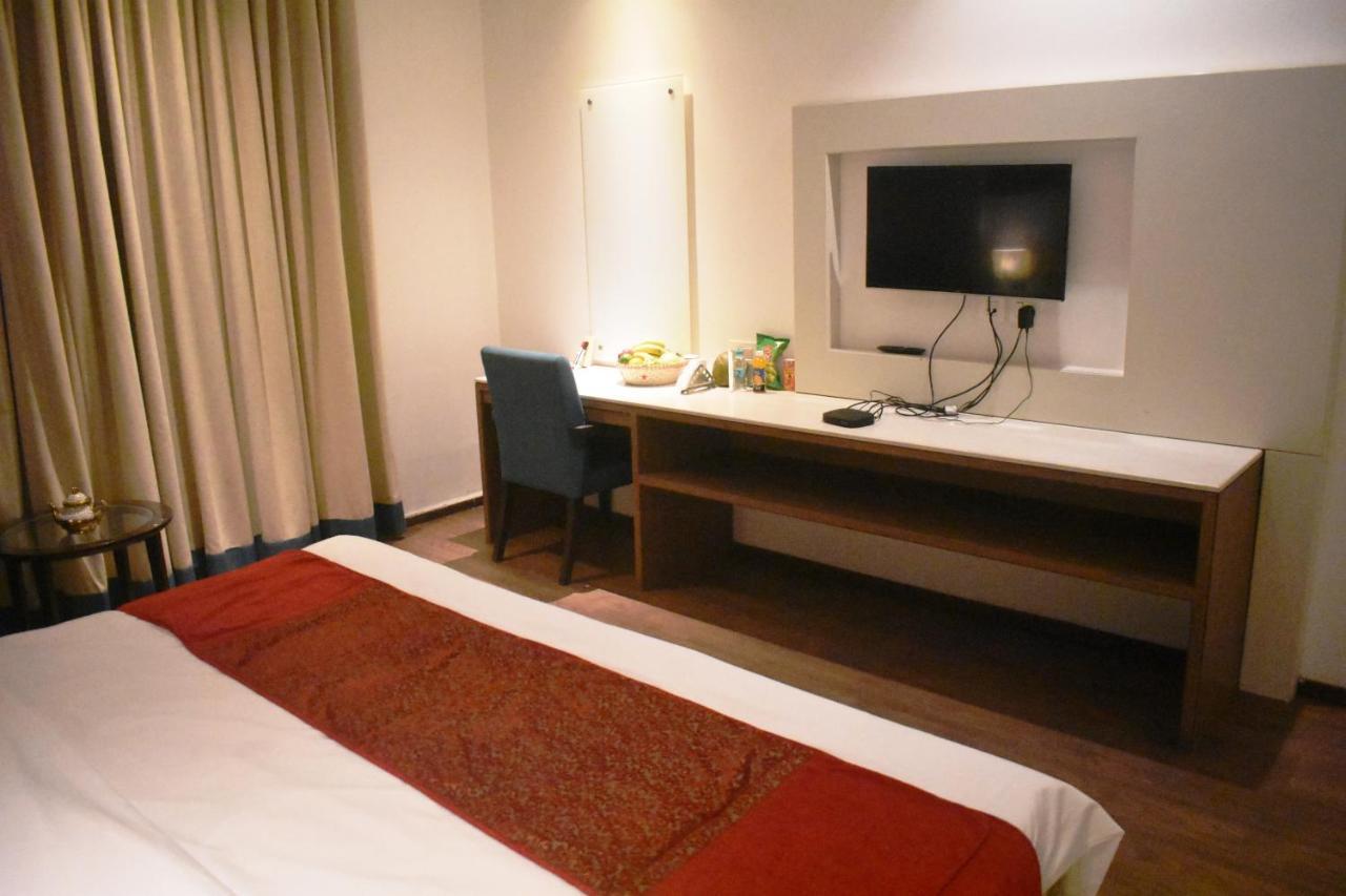 Lemonwood Suites By F9 Hotels - Trivoli Garden Chhatarpur Nova Deli Exterior foto