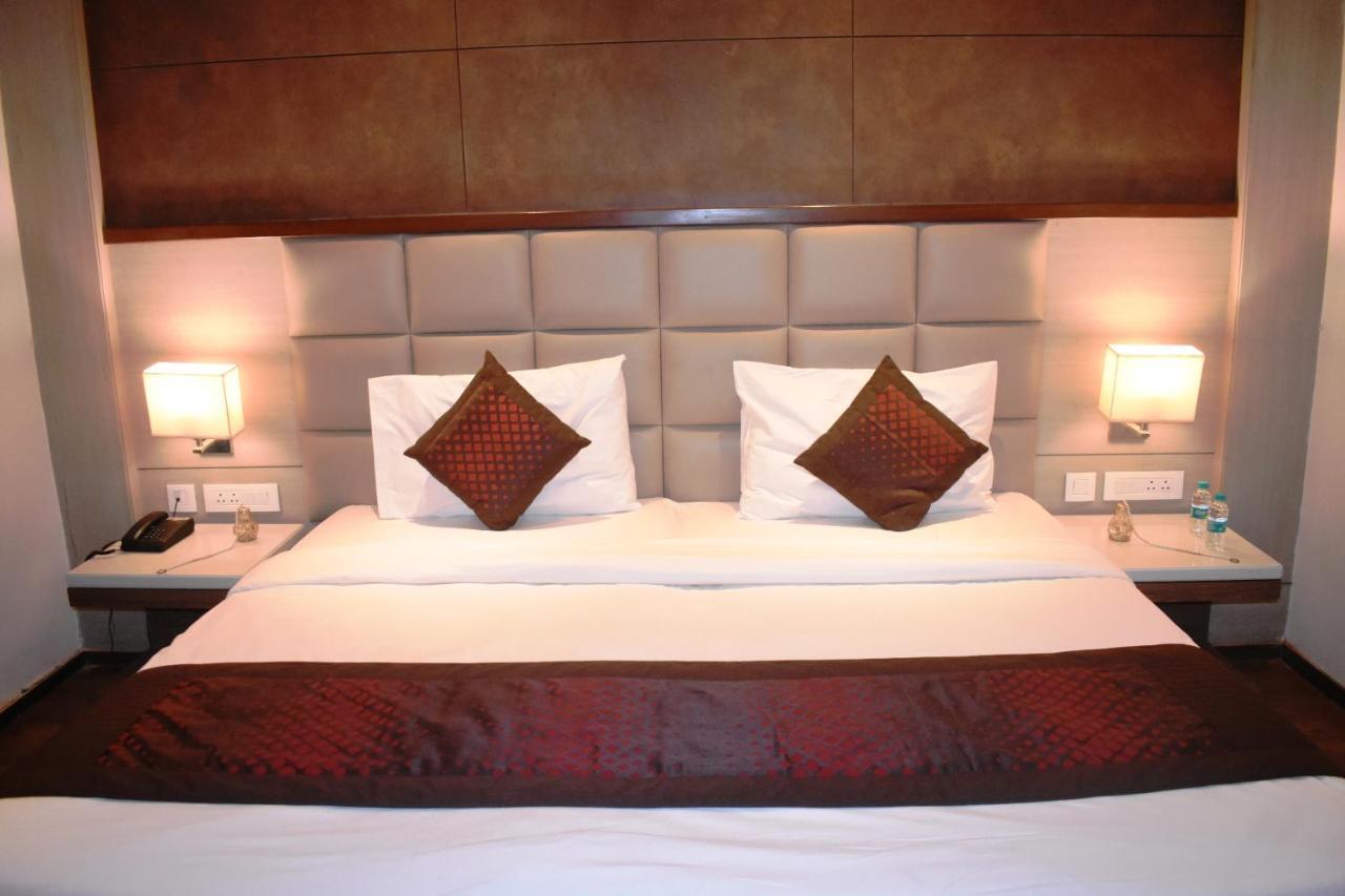 Lemonwood Suites By F9 Hotels - Trivoli Garden Chhatarpur Nova Deli Exterior foto