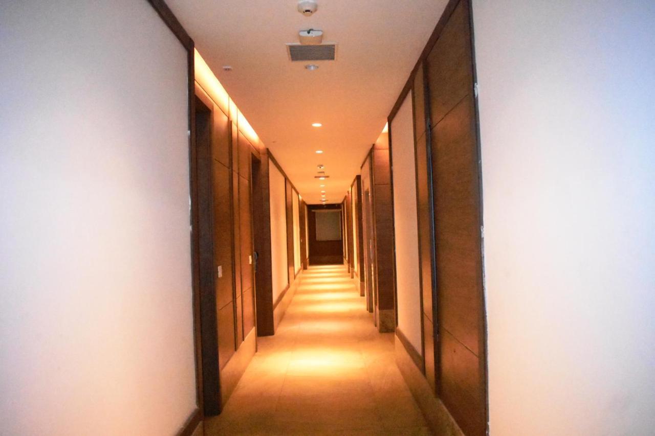 Lemonwood Suites By F9 Hotels - Trivoli Garden Chhatarpur Nova Deli Exterior foto