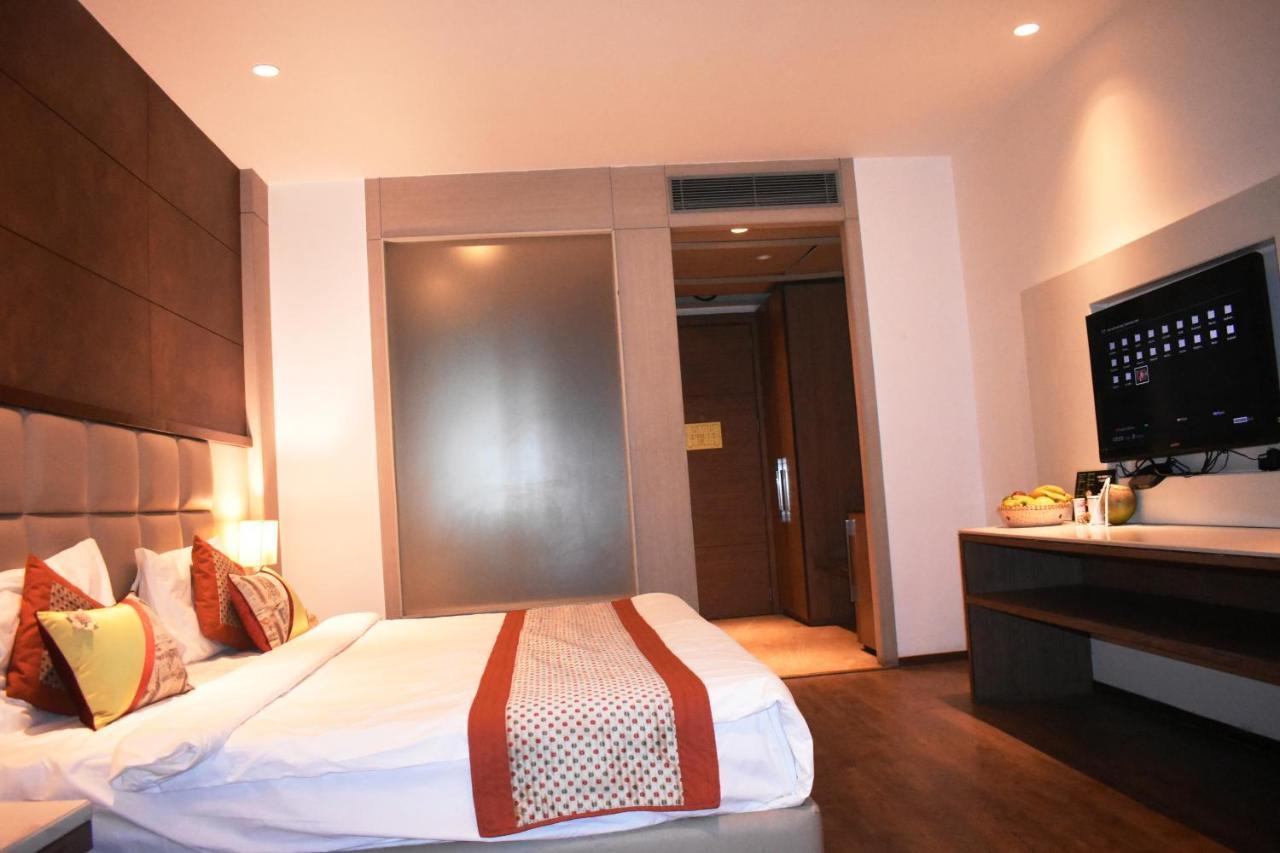 Lemonwood Suites By F9 Hotels - Trivoli Garden Chhatarpur Nova Deli Exterior foto