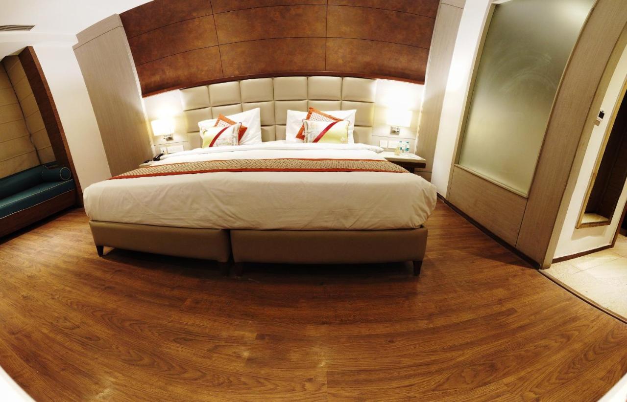 Lemonwood Suites By F9 Hotels - Trivoli Garden Chhatarpur Nova Deli Exterior foto