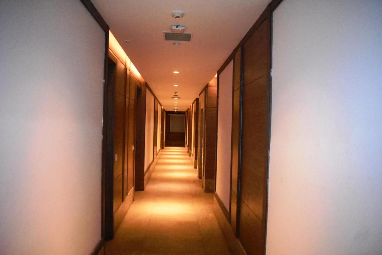 Lemonwood Suites By F9 Hotels - Trivoli Garden Chhatarpur Nova Deli Exterior foto