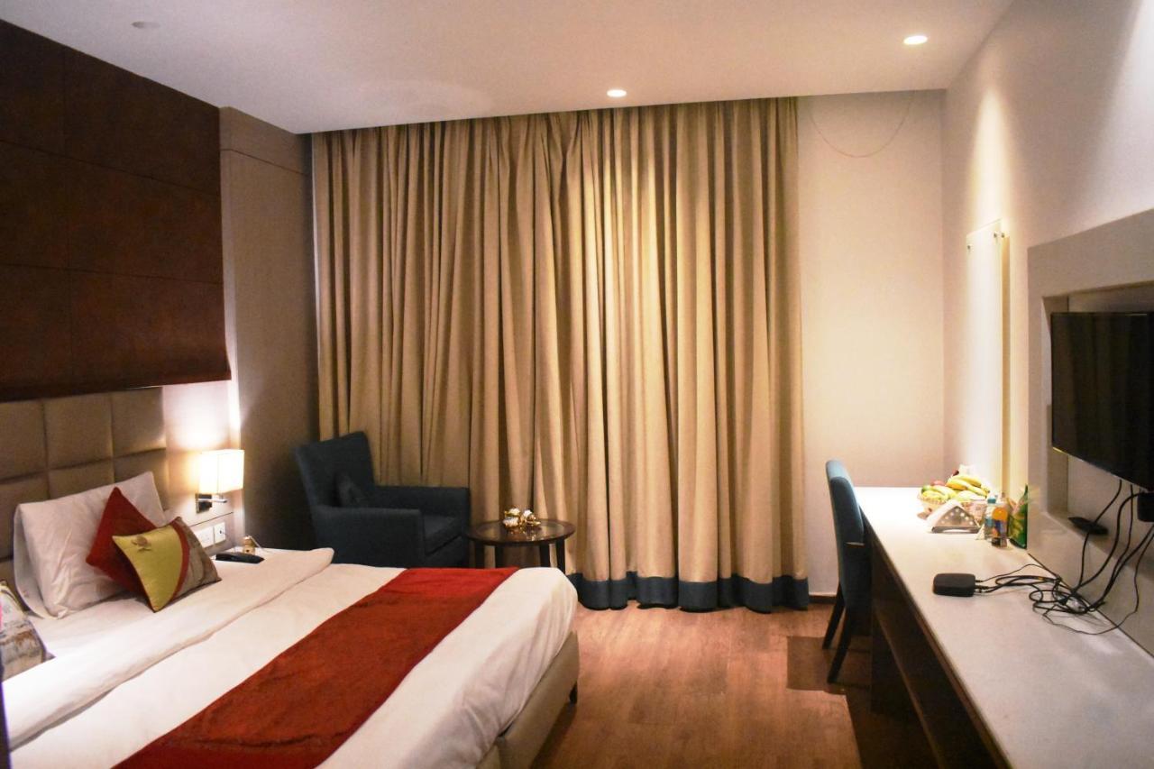 Lemonwood Suites By F9 Hotels - Trivoli Garden Chhatarpur Nova Deli Exterior foto