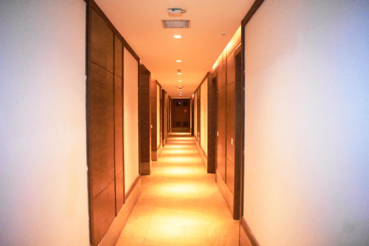 Lemonwood Suites By F9 Hotels - Trivoli Garden Chhatarpur Nova Deli Exterior foto